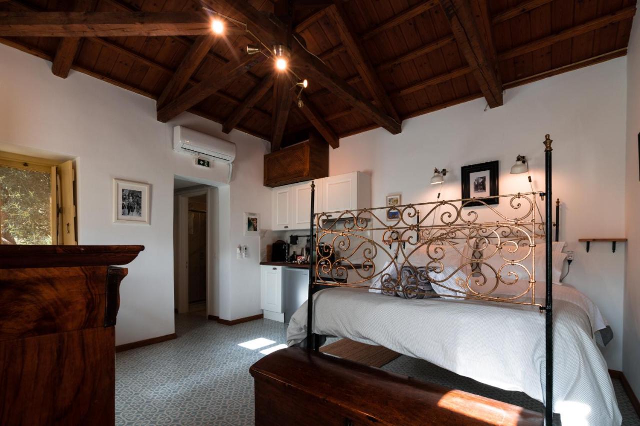 Rafalias Mansion, Studios&suites Hydra  Esterno foto