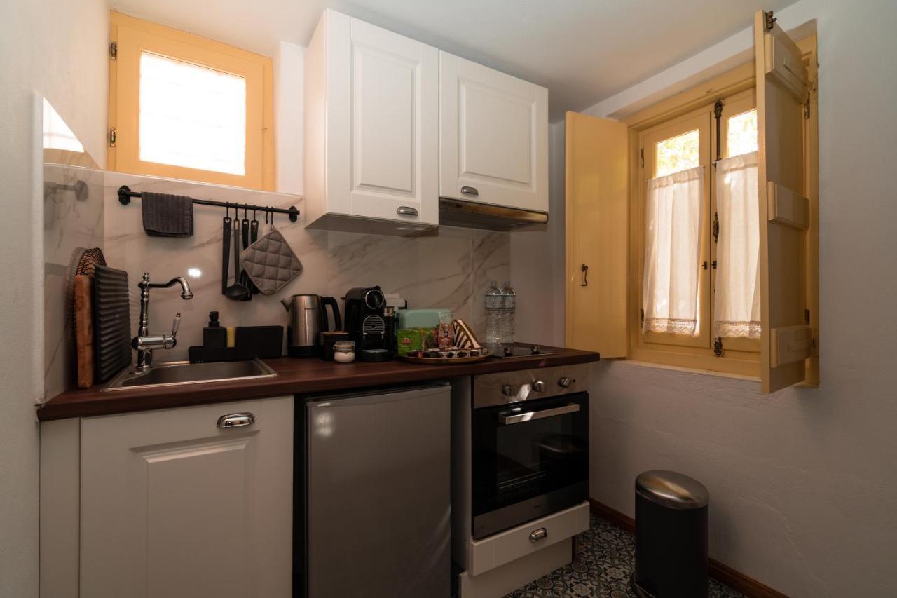 Rafalias Mansion, Studios&suites Hydra  Esterno foto