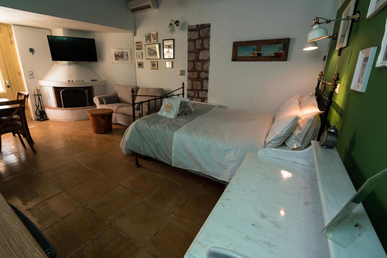 Rafalias Mansion, Studios&suites Hydra  Esterno foto